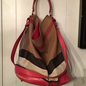 Burberry purse